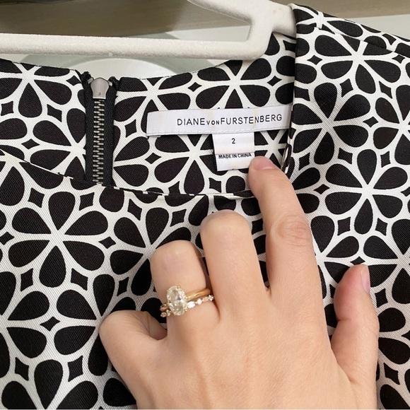 Diane Von Furstenberg Retro Flower Print Sheath Dress 2 - Picture 8 of 11